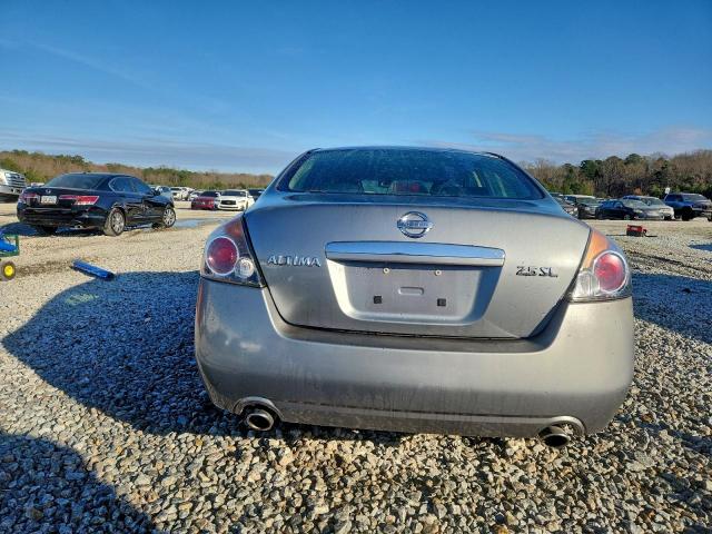 Nissan Altima 2.5 Image 4
