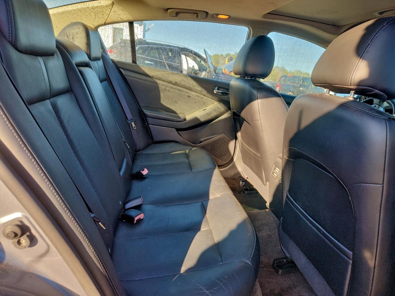 Nissan Altima 2.5 Image 11