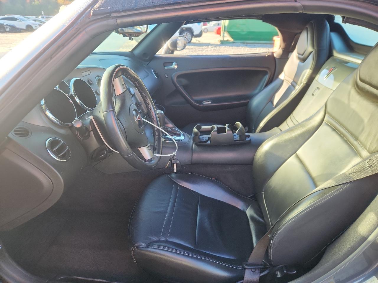 Pontiac Solstice Image 11