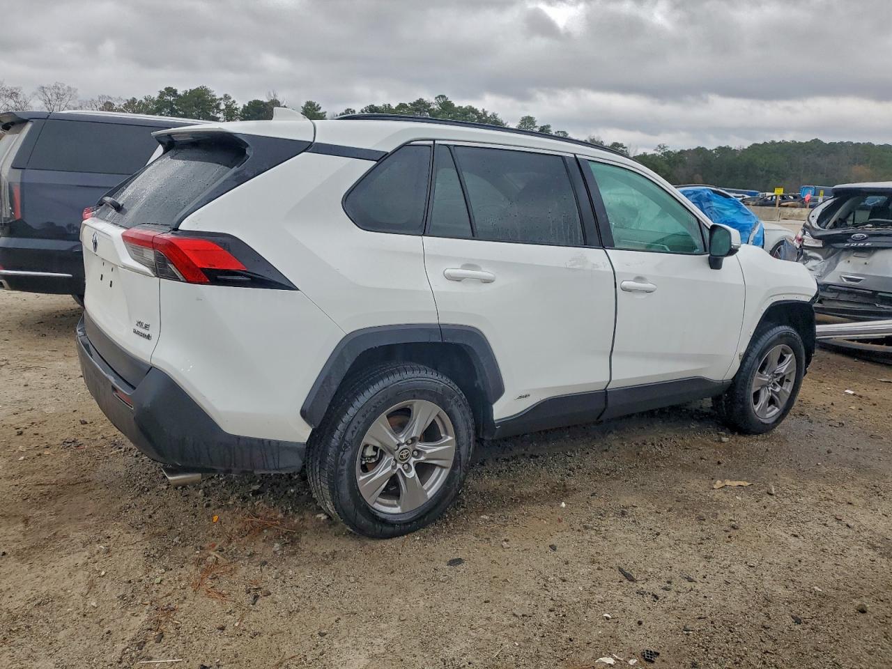 Toyota RAV4 Xle Image 13