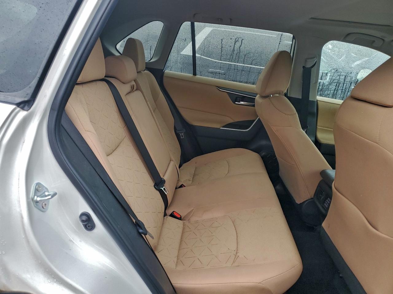 Toyota RAV4 Xle Image 10