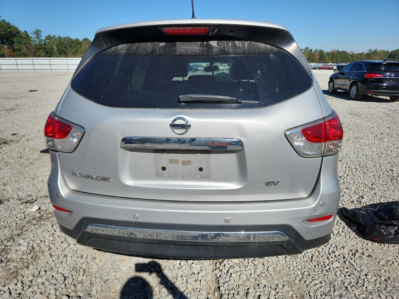 Nissan Pathfinder S Image 10