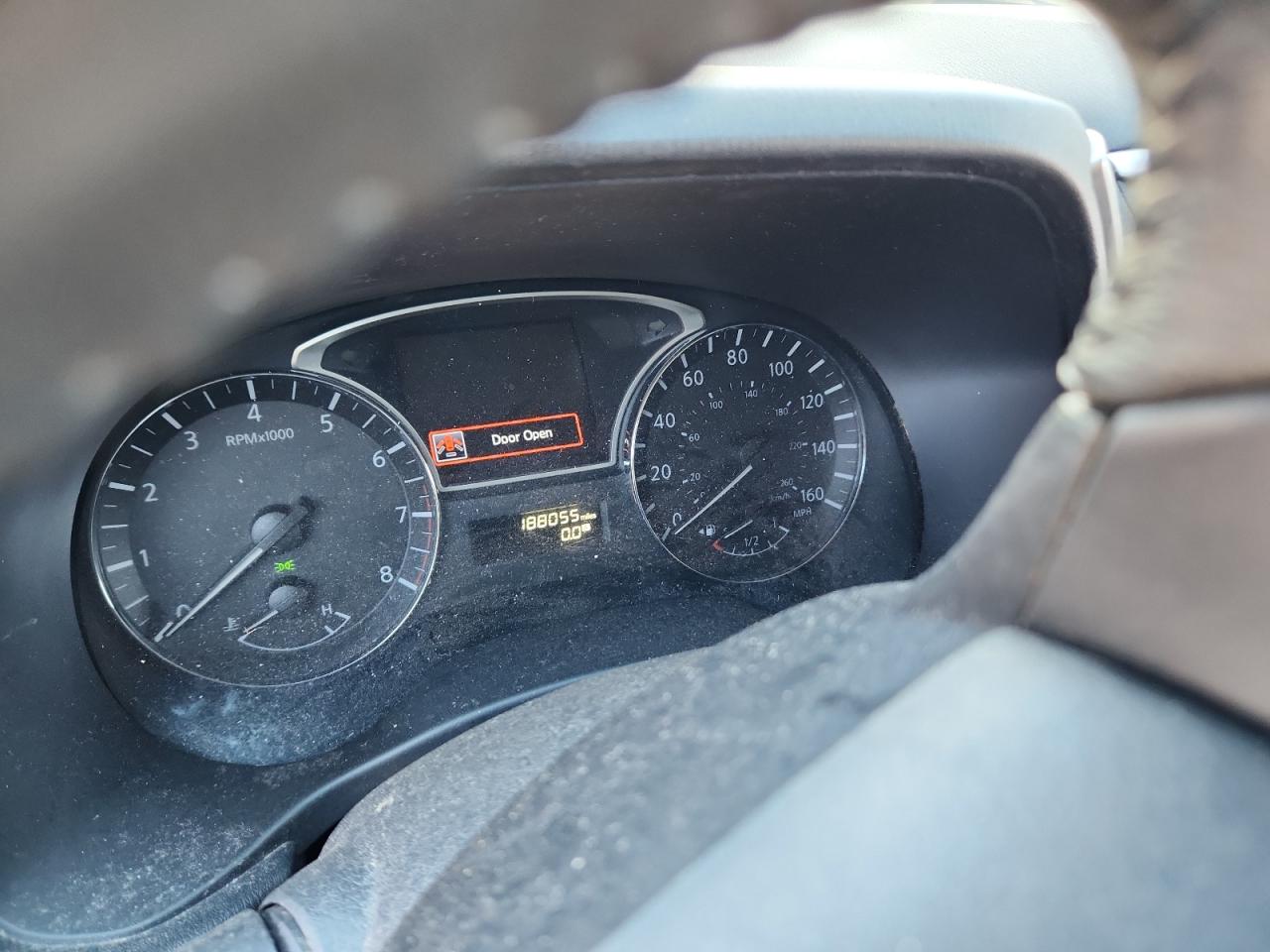 Nissan Pathfinder S Image 6