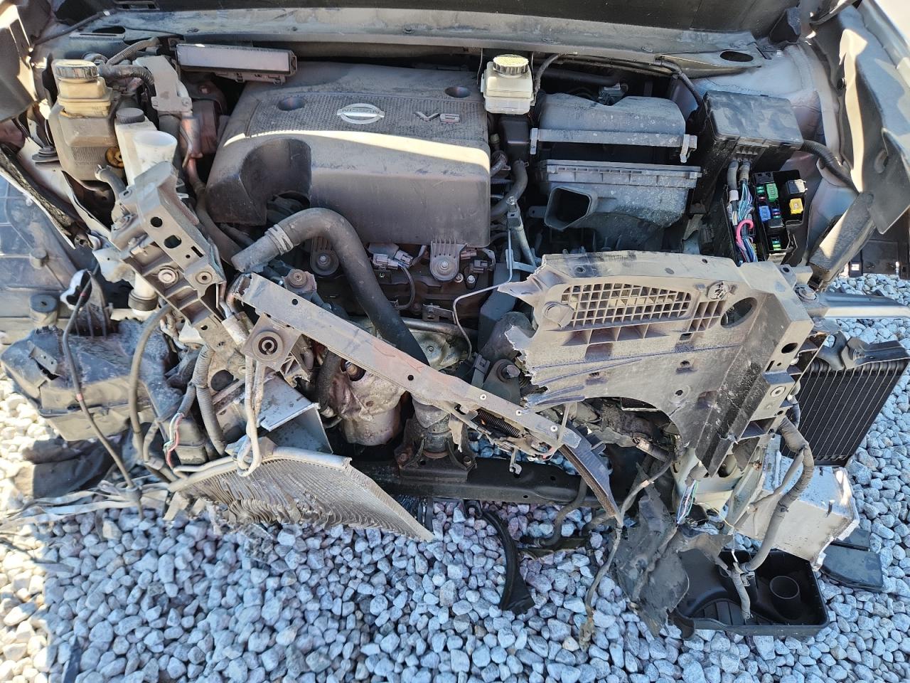 Nissan Pathfinder S Image 12