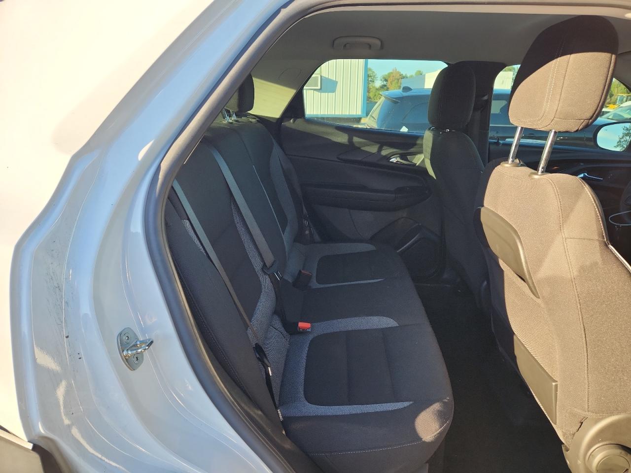 Chevrolet Trailblazer Ls Image 12