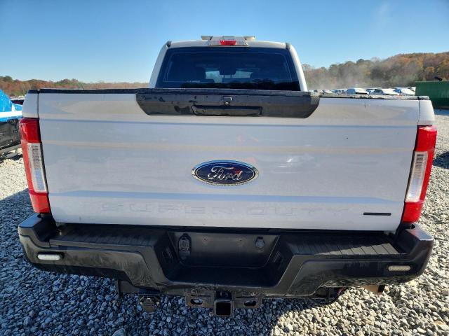 Ford F-250 Super Duty Image 8