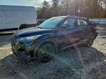  Salvage Nissan Kicks