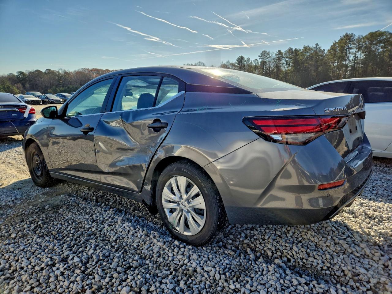 Nissan Sentra S Image 4