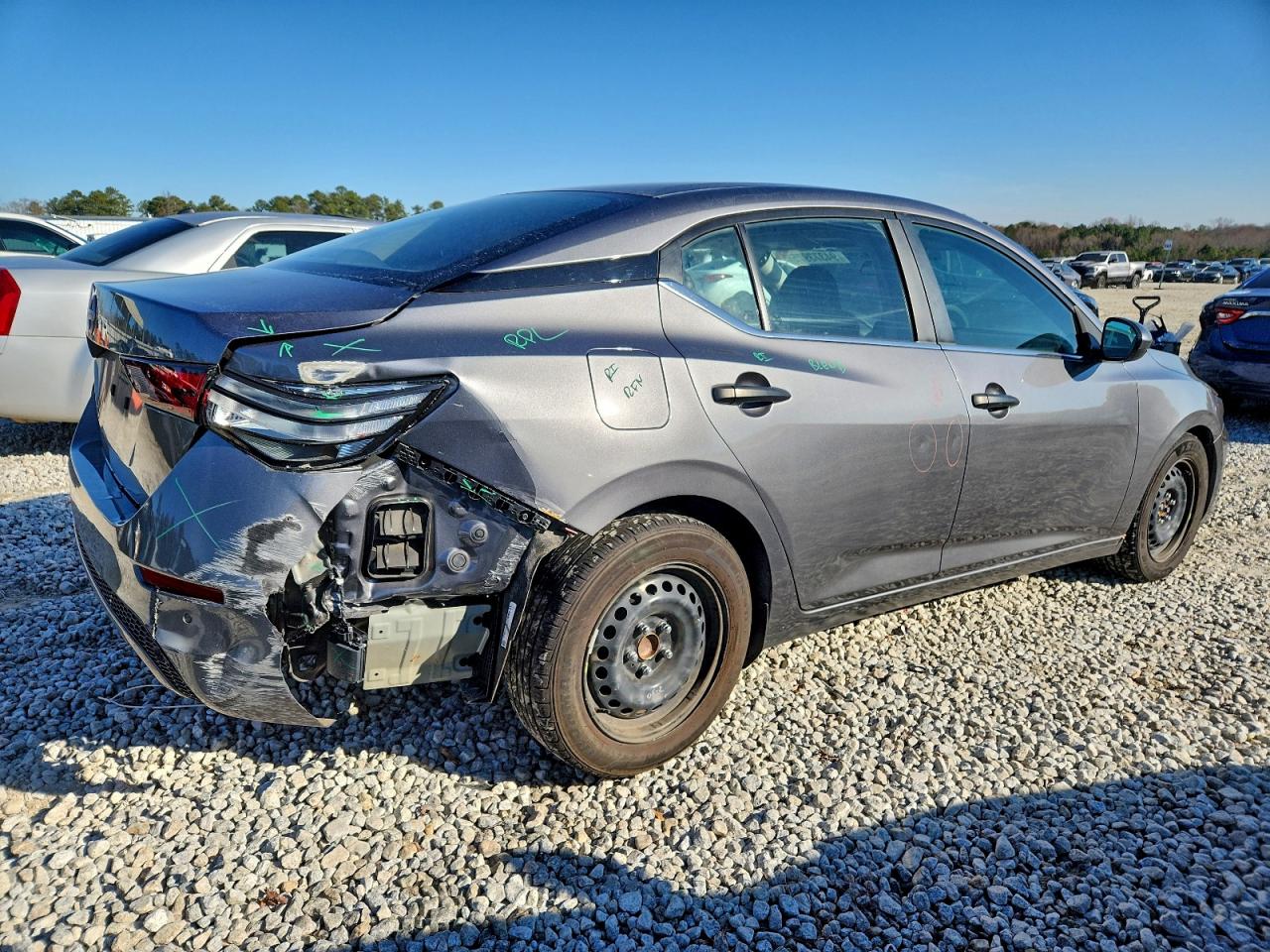 Nissan Sentra S Image 9