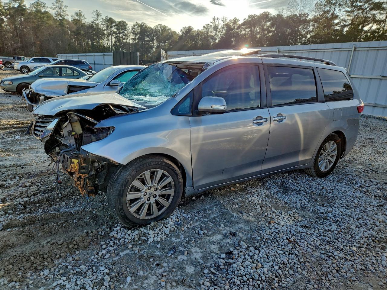 Toyota Sienna Xle Image 1