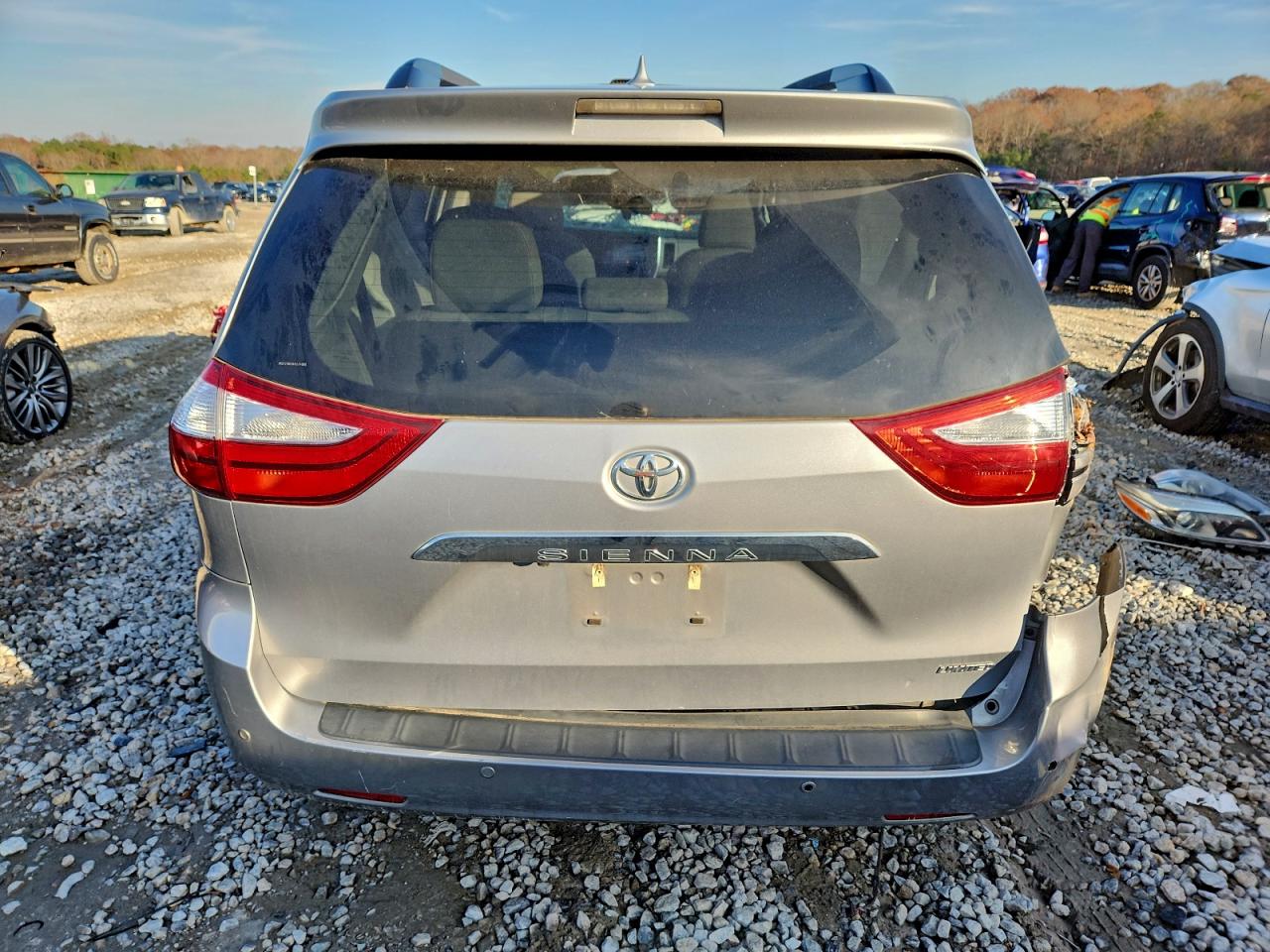Toyota Sienna Xle Image 5