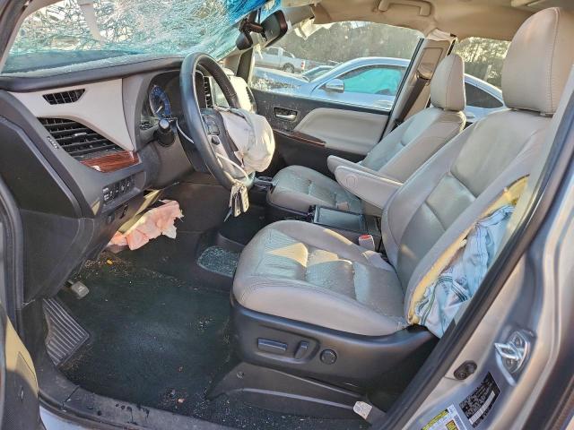 Toyota Sienna Xle Image 6