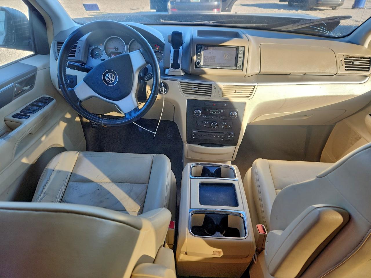 Volkswagen Routan Sel Image 4