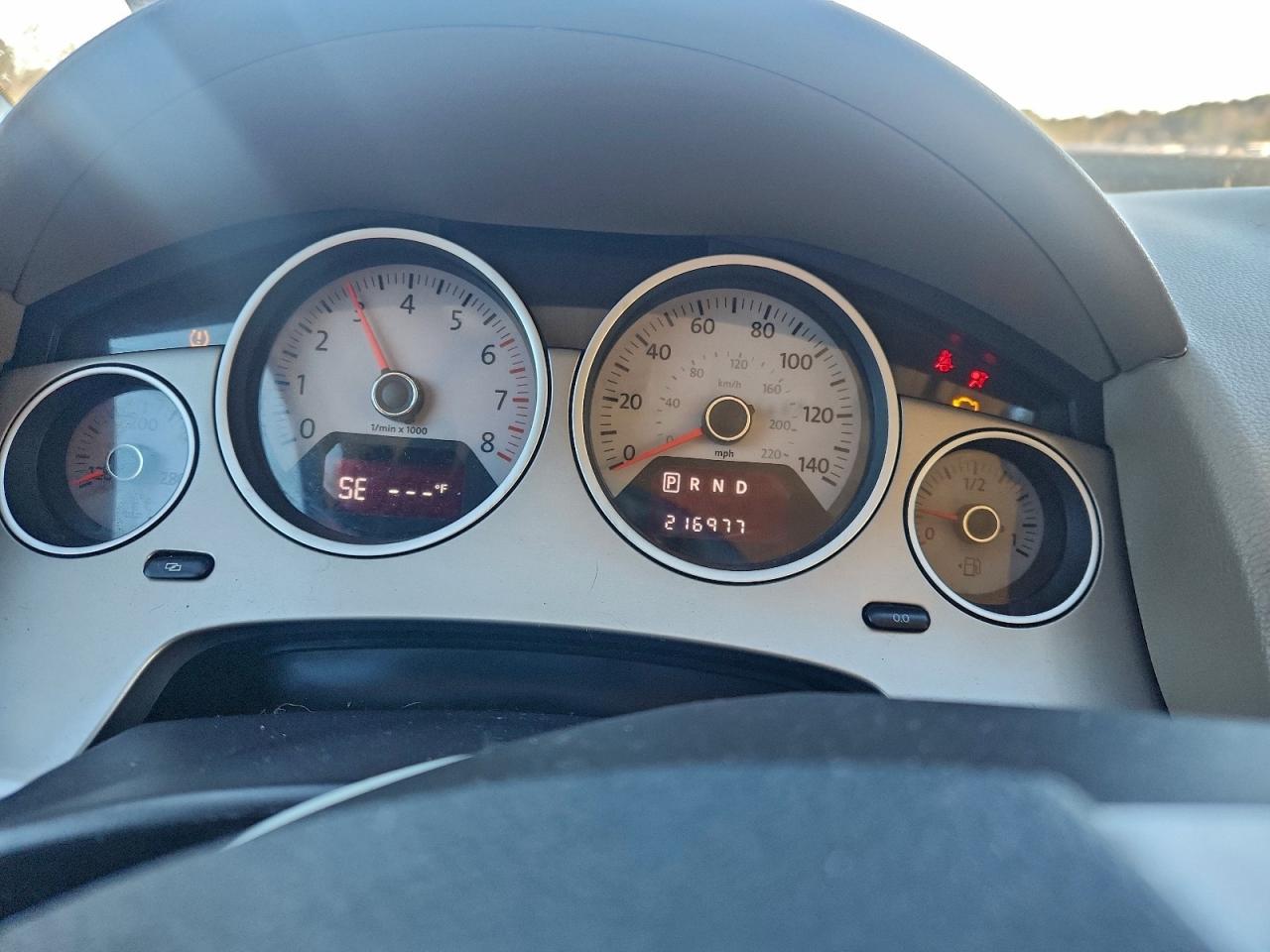 Volkswagen Routan Sel Image 9