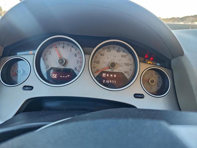 Volkswagen Routan Sel Image 9