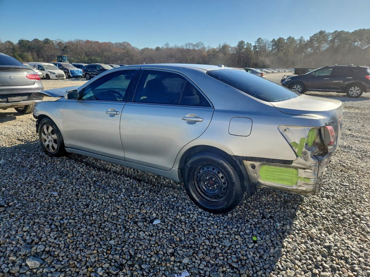 Toyota Camry Base Image 2