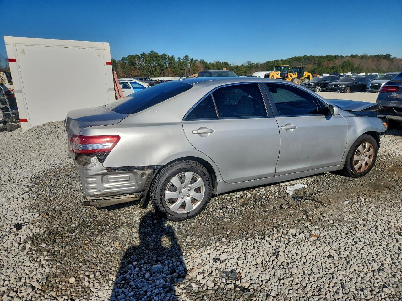 Toyota Camry Base Image 3