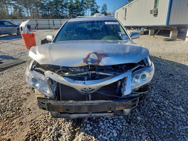 Toyota Camry Base Image 4