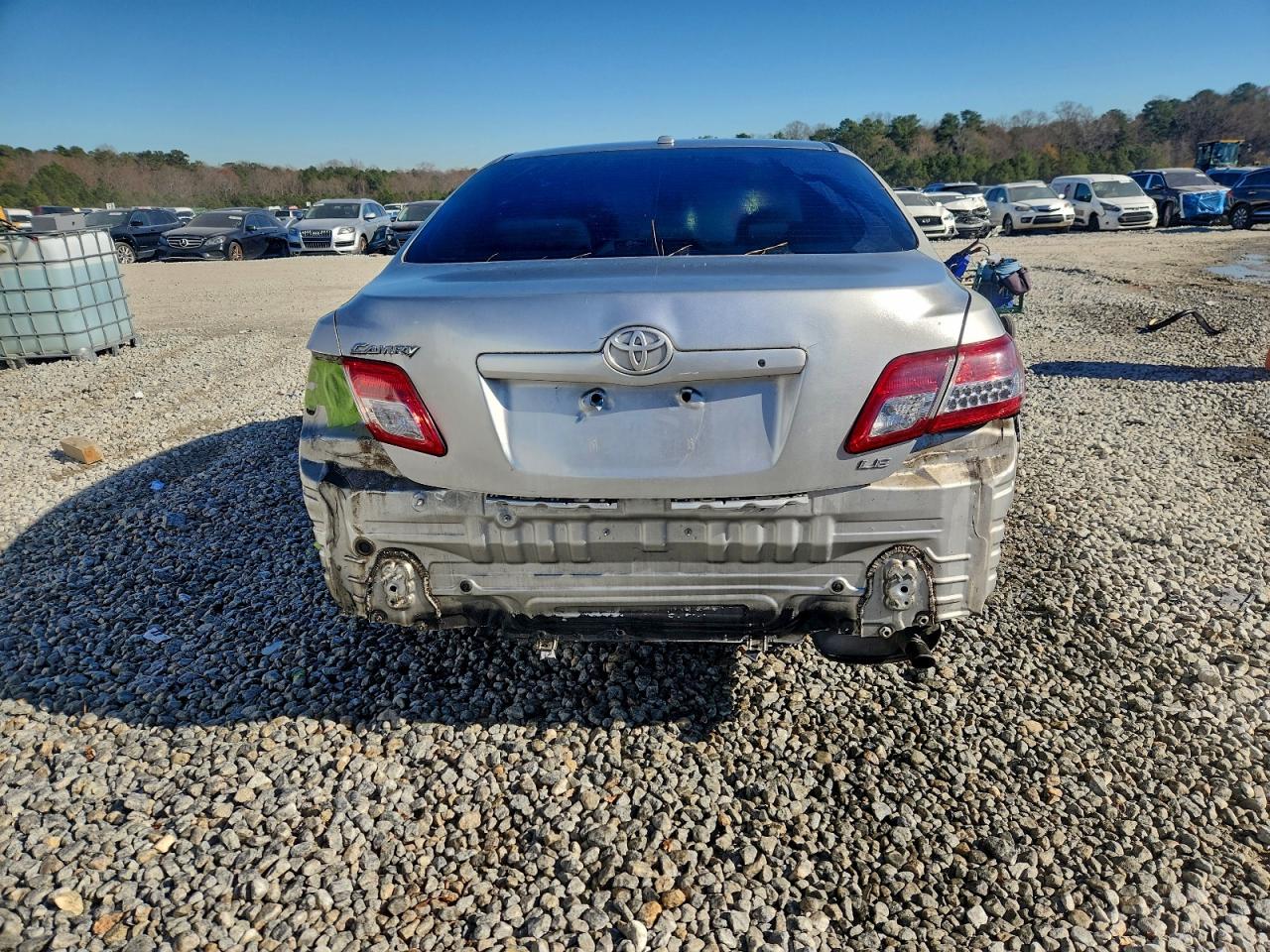 Toyota Camry Base Image 11