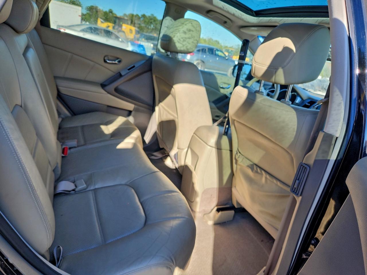 Nissan Murano S Image 8