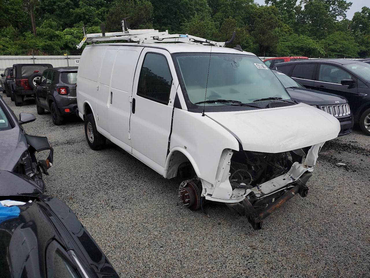 Chevrolet Express Image 4