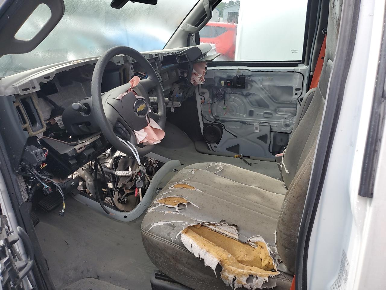 Chevrolet Express Image 11