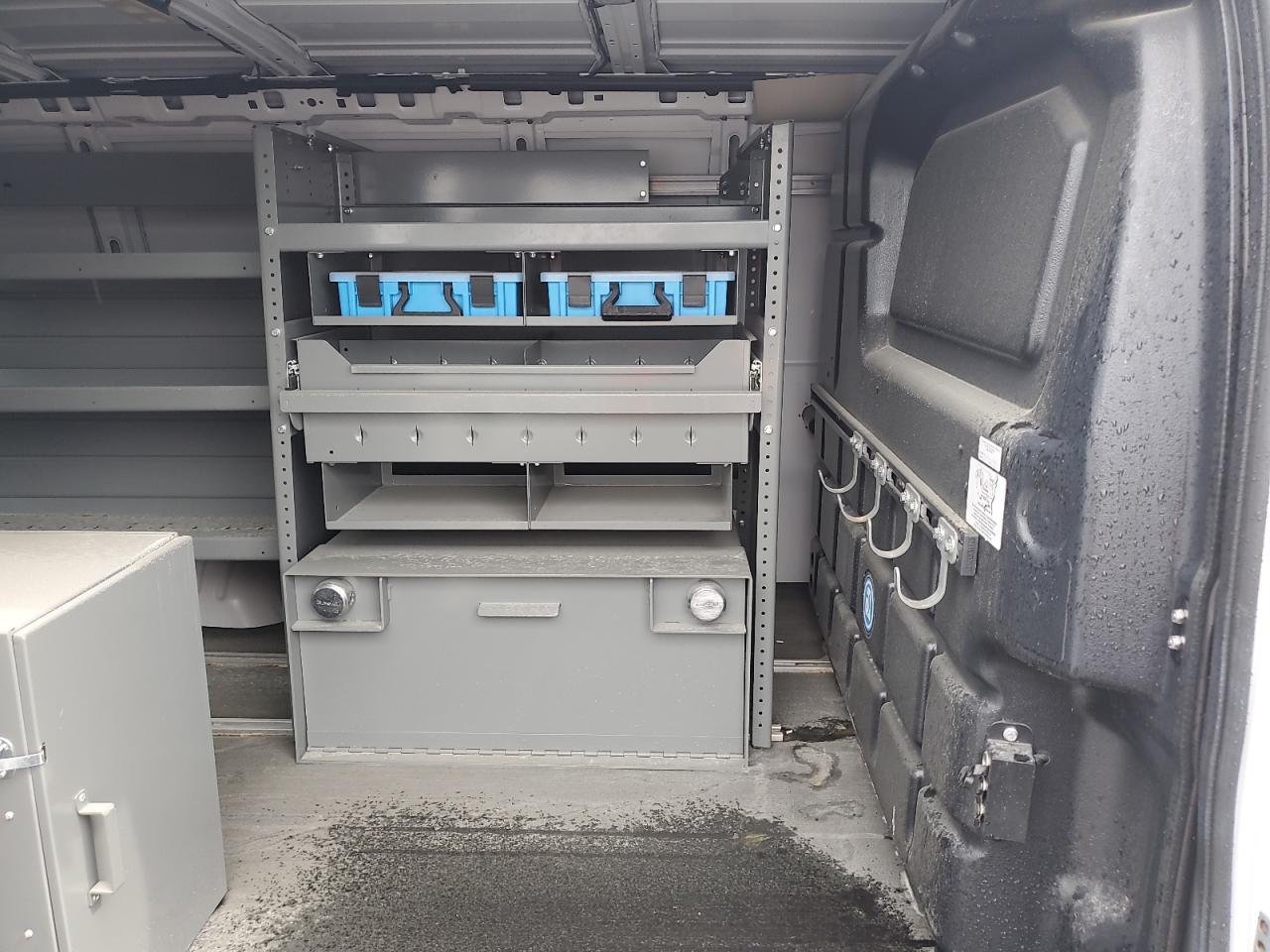 Chevrolet Express Image 7