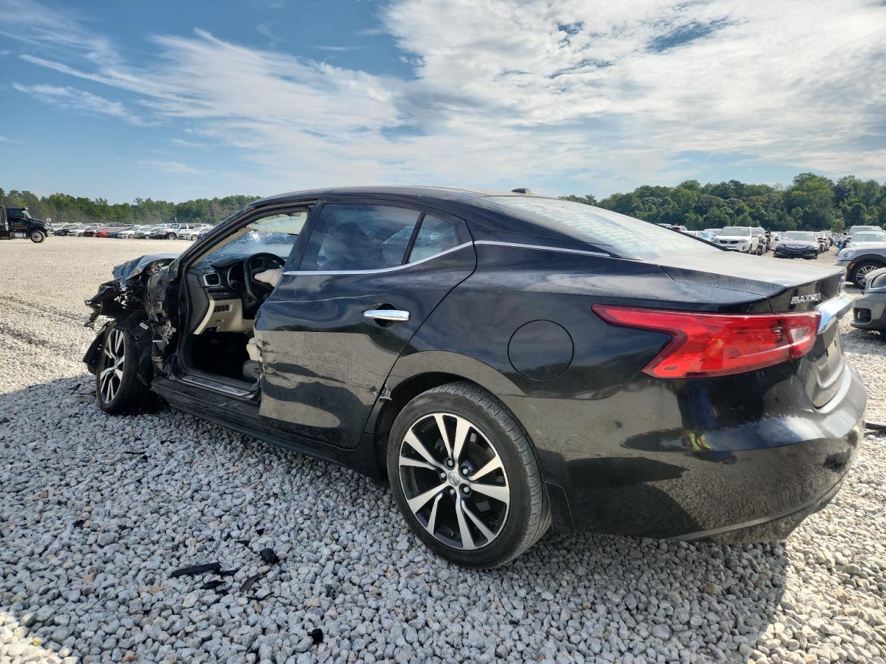 Nissan Maxima 3.5s Image 11