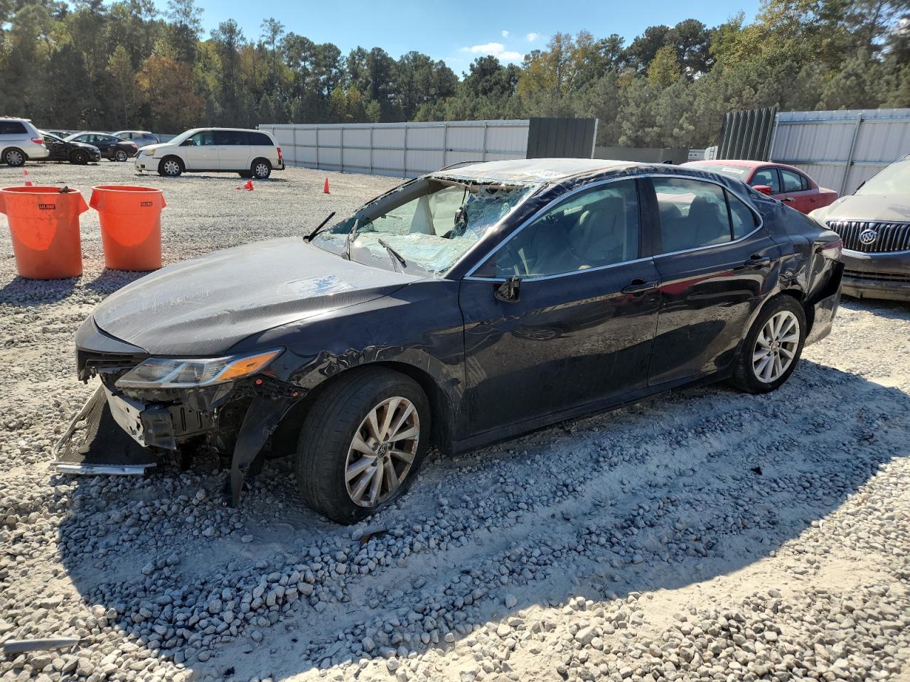 Toyota Camry Le Image 1