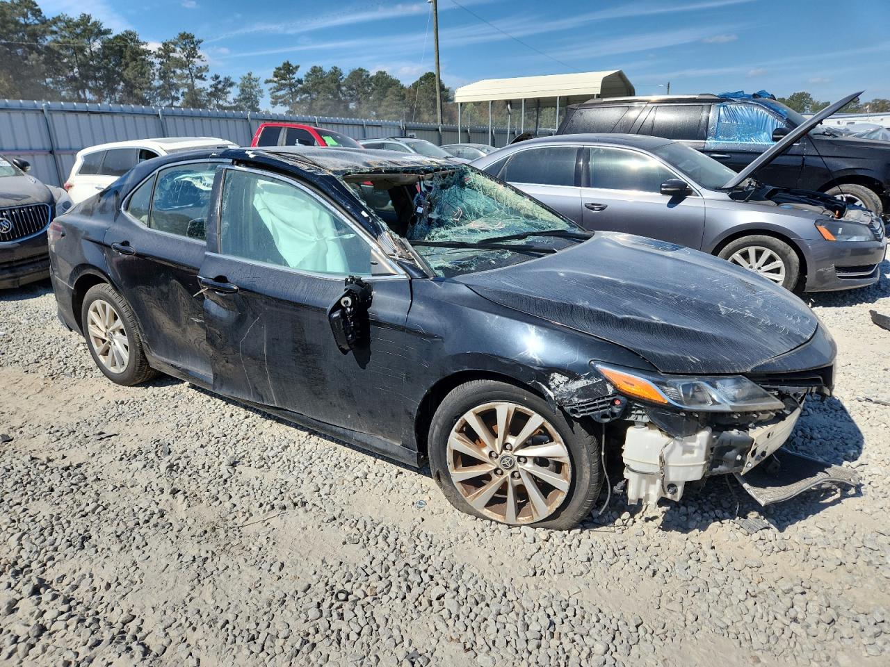 Toyota Camry Le Image 2
