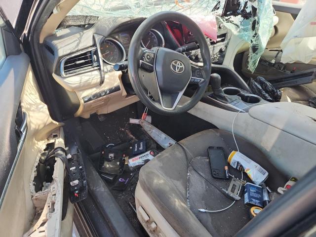 Toyota Camry Le Image 5