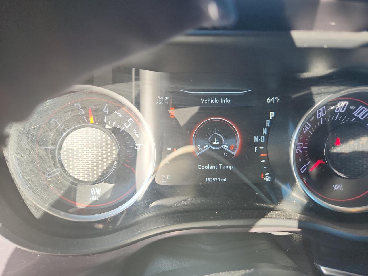 Dodge Challenger Sxt Image 7