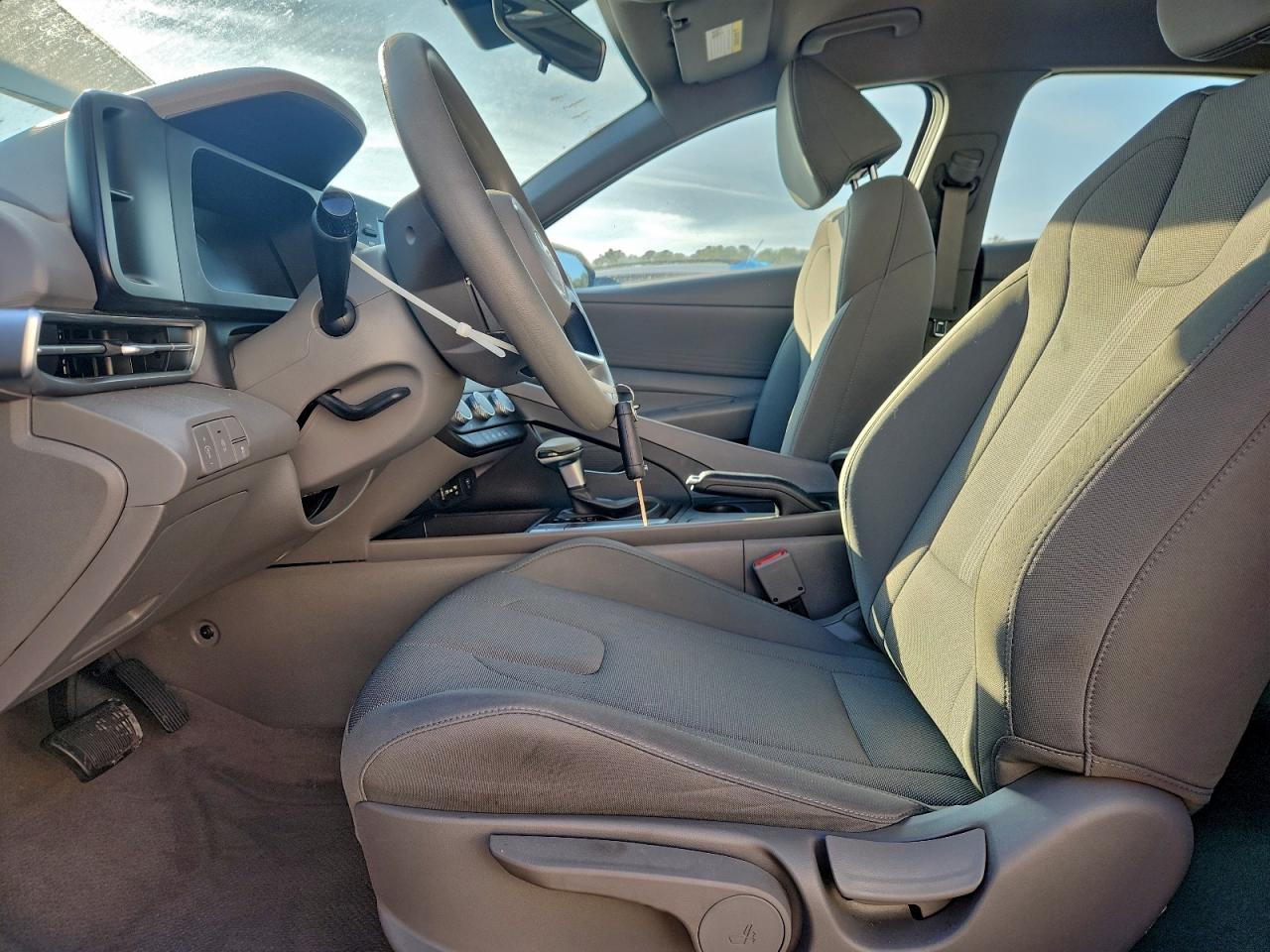 Hyundai ELANTRA Se Image 10