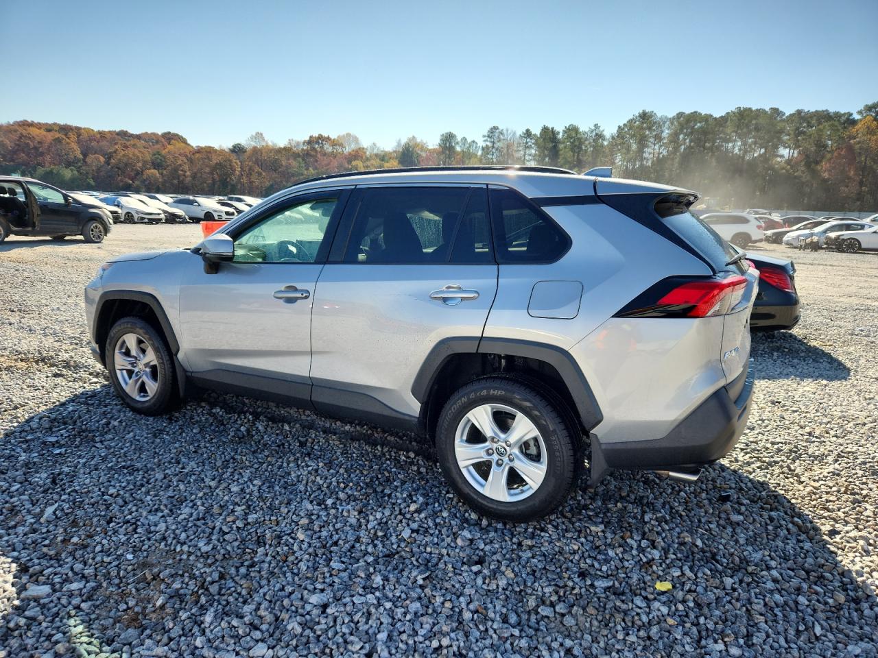 Toyota RAV4 Xle Image 2