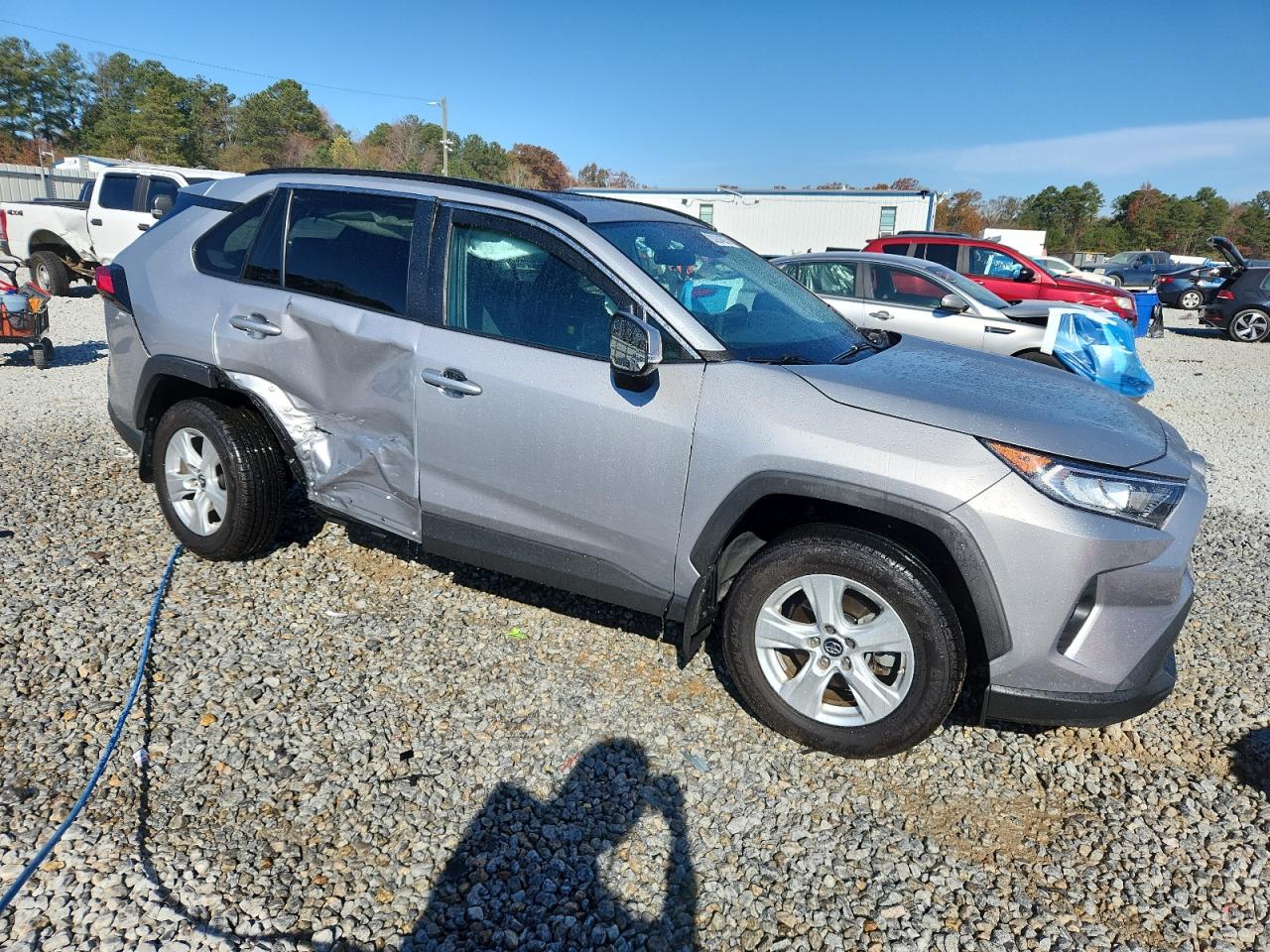 Toyota RAV4 Xle Image 3