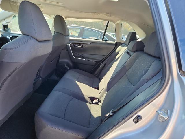 Toyota RAV4 Xle Image 10