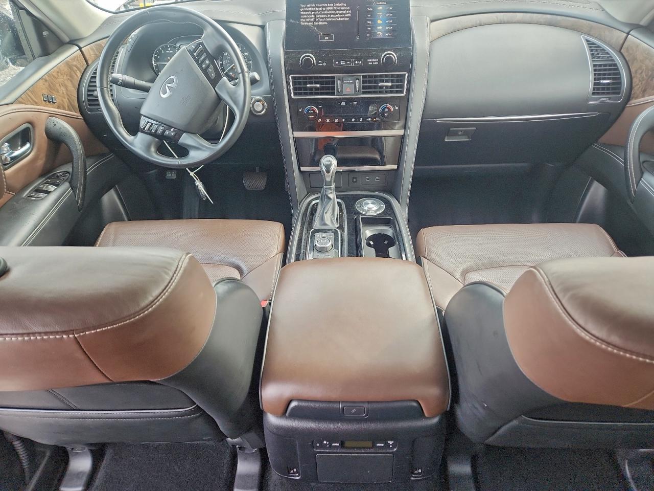 INFINITI Qx Luxe Image 2