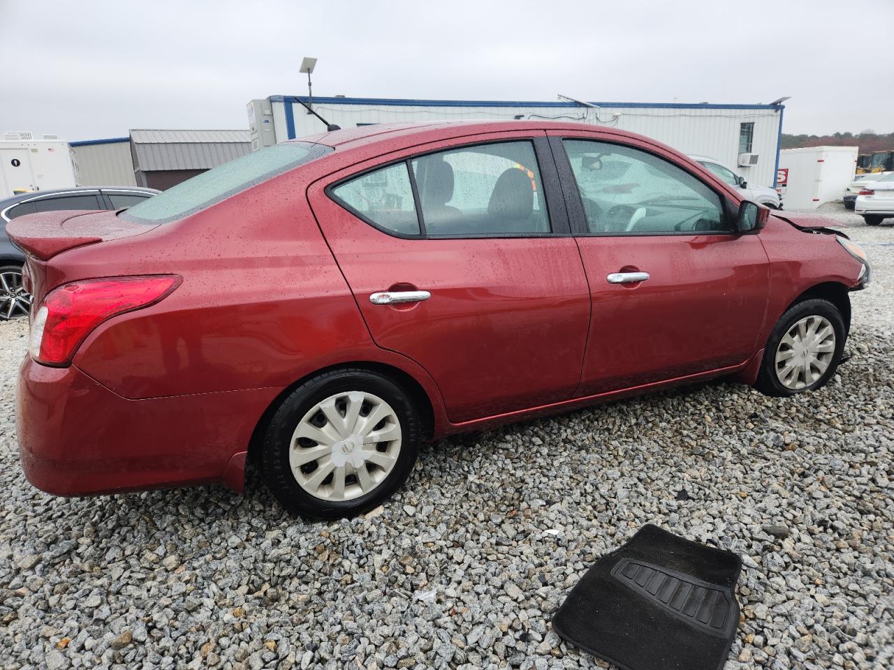 Nissan Versa S Image 3