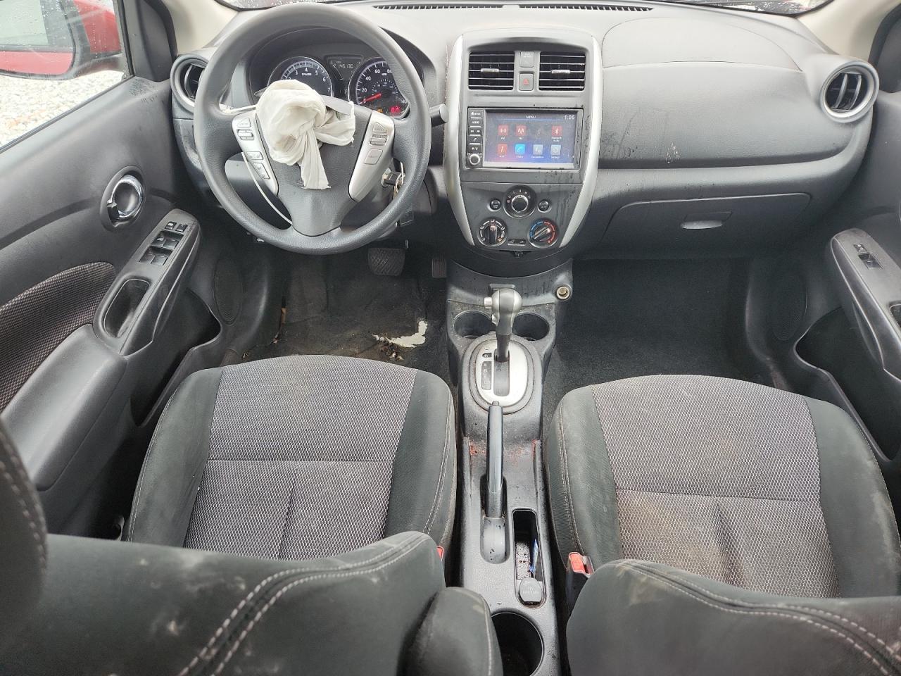 Nissan Versa S Image 8