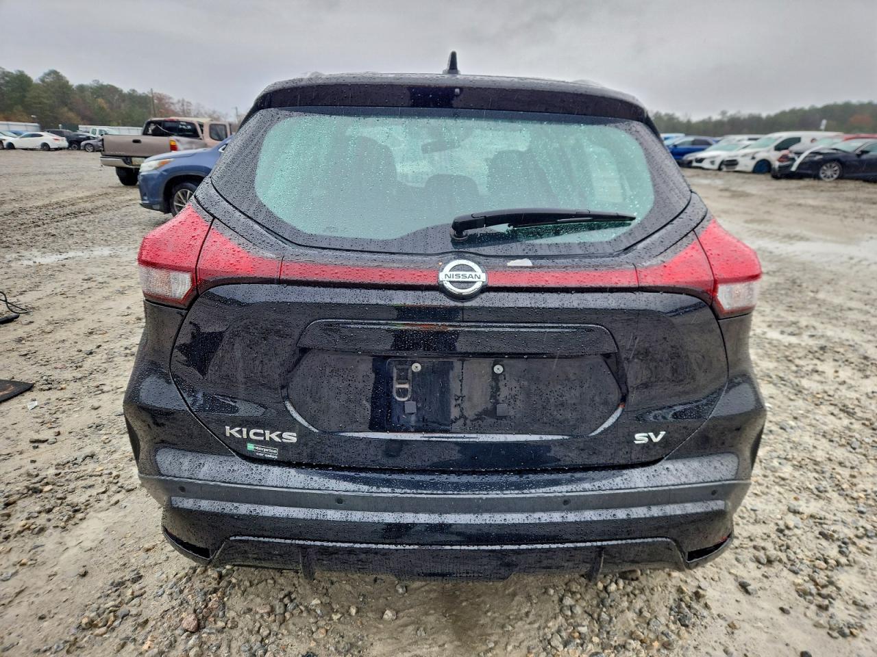 Nissan Kicks Sv Image 2