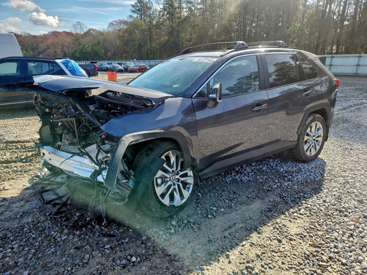 Toyota RAV4 Xle Premium Image 1