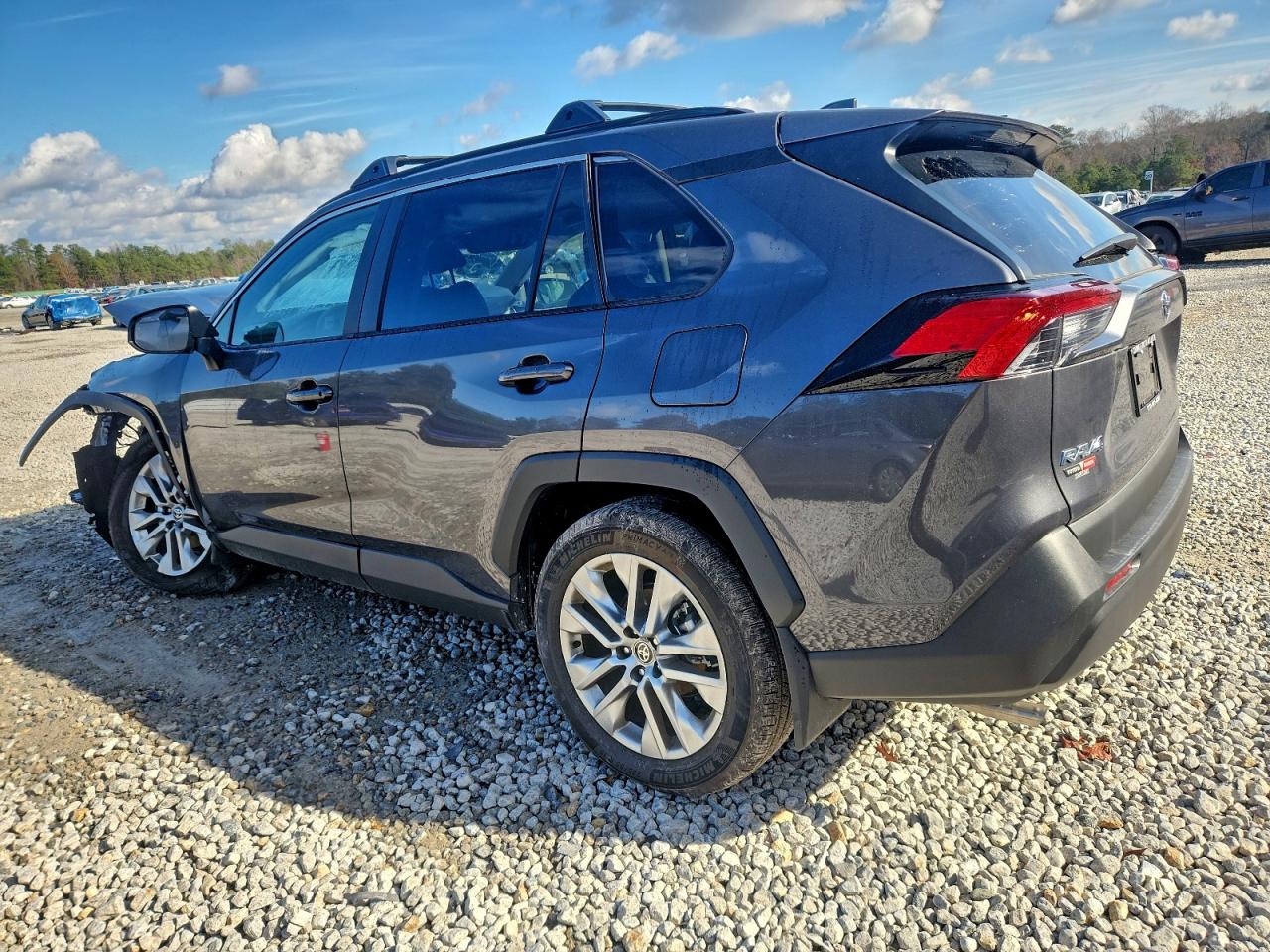 Toyota RAV4 Xle Premium Image 10