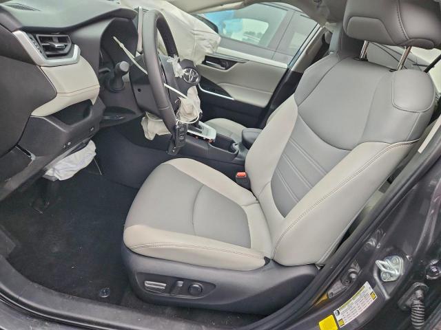 Toyota RAV4 Xle Premium Image 6