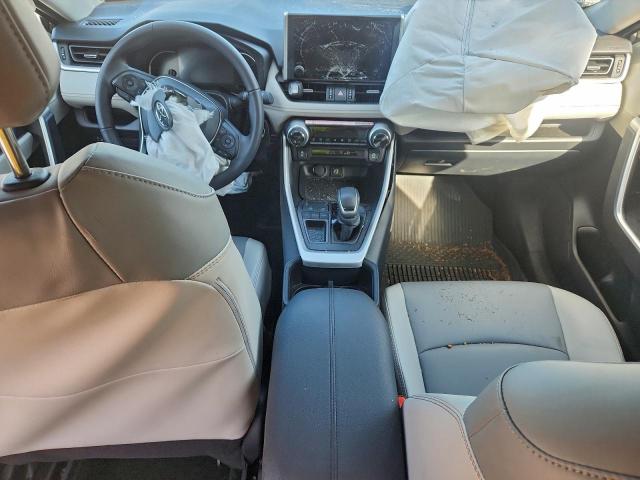 Toyota RAV4 Xle Premium Image 5