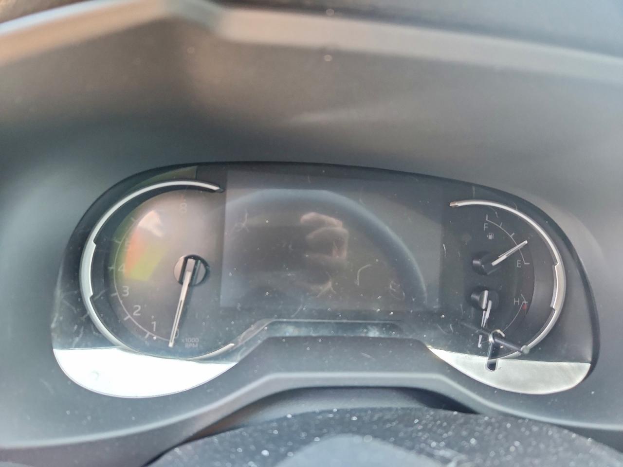 Toyota RAV4 Xle Premium Image 3