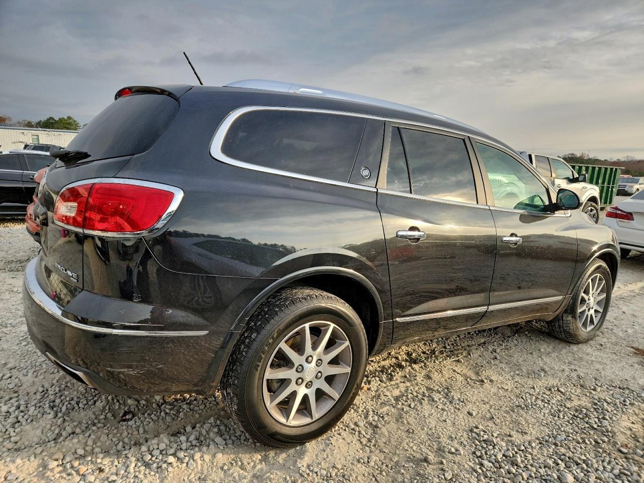 Buick Enclave Image 4