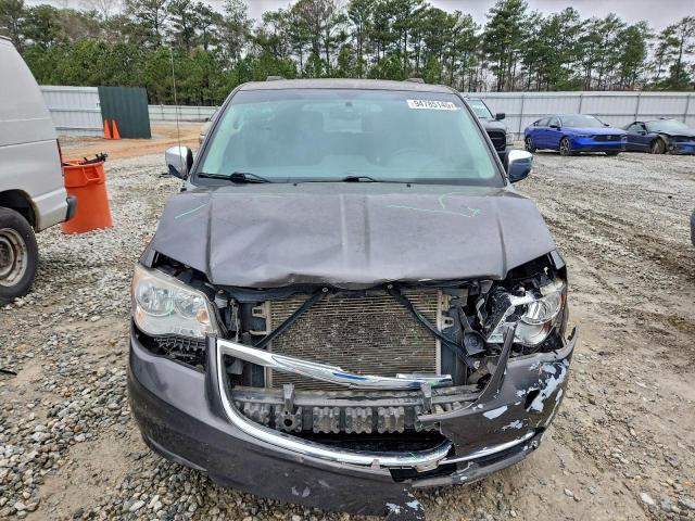 Chrysler Minivan Touring L Image 2