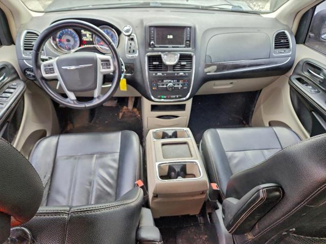 Chrysler Minivan Touring L Image 10