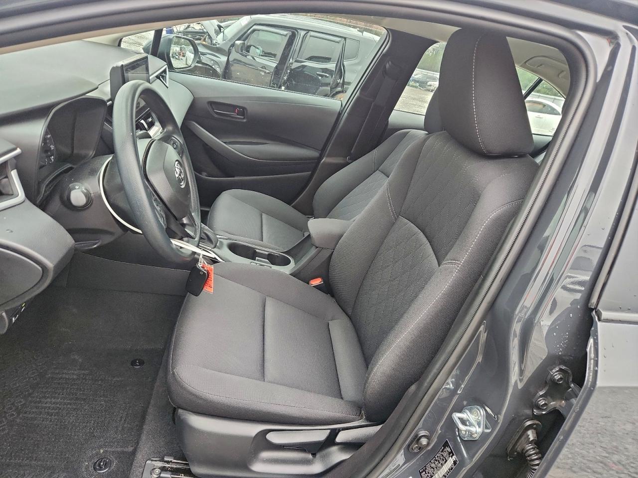 Toyota Corolla Le Image 4