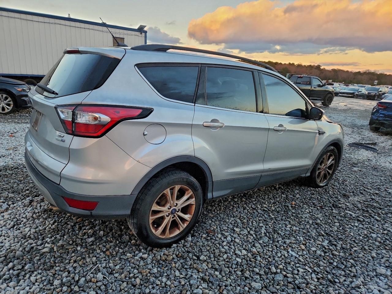 Ford Escape Se Image 6